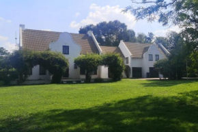 Rural feeling Self Catering Next door to Sandton